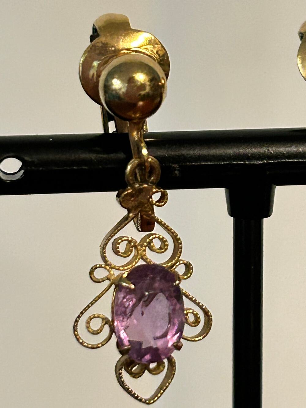 Vintage Winard 1/20 12K Gold Filled Amethyst Glass Filigree Clip On Earrings